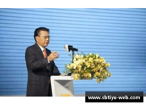 sb体育官网飒爽挥杆!美的创始人何享健亮相大良高尔夫球协会夏季会员大会